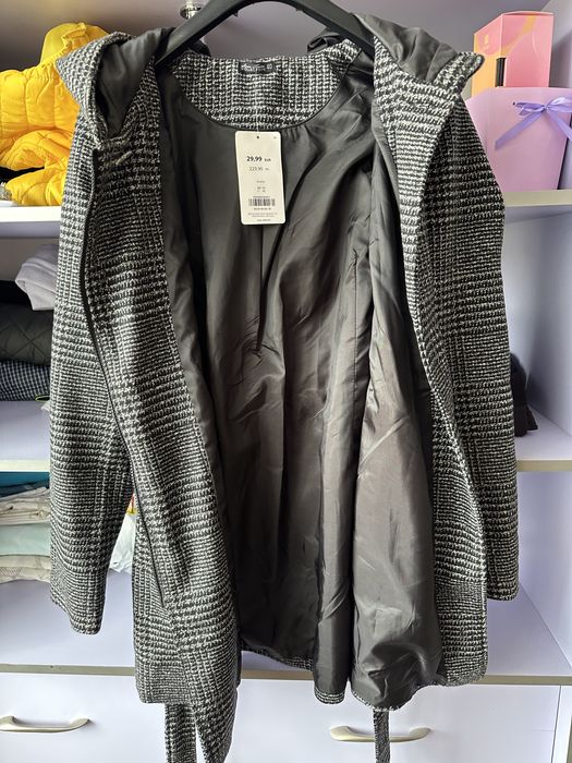 Пальто нове,купляли за кордоном,