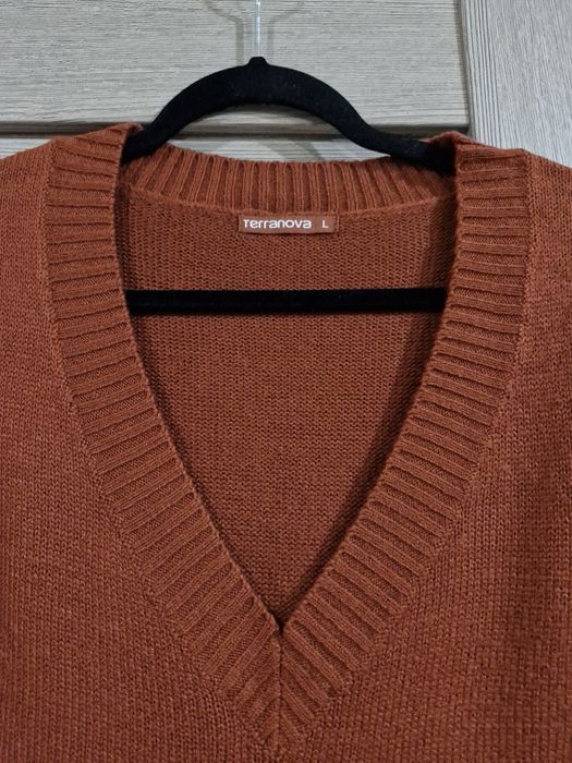 Свитер женский, размер L