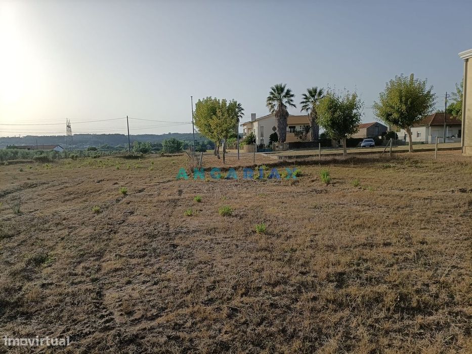 ANG903 - Terreno de 379m2 para Venda em Leiria