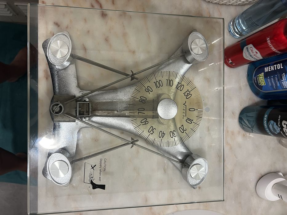 Balança de vidro 130 k seminova