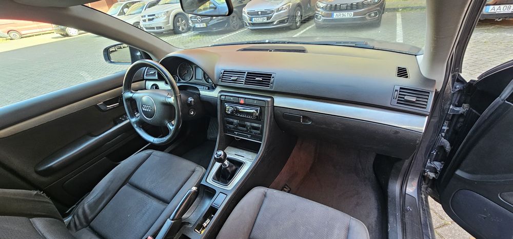 Audi A4 1.6 gasolina impecável 02
