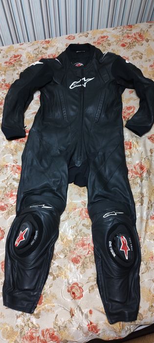Alpinestars цельный комбинезон размер EU 62, мотокуртка, как новый