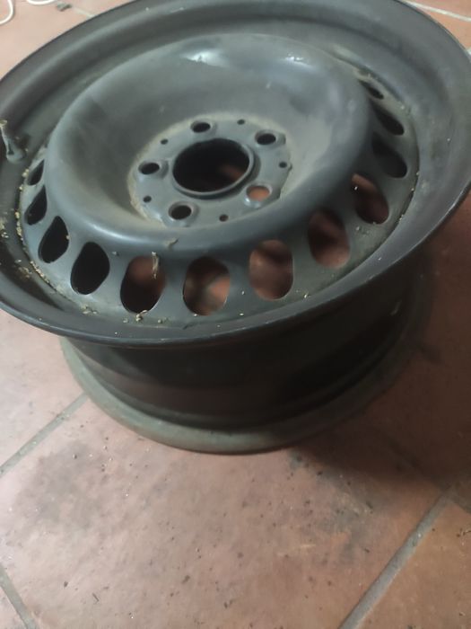 Vendo 2 Jantes 15 Mercedes com Tampões