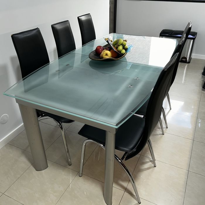 Mesa vidro para cozinha e cadeiras