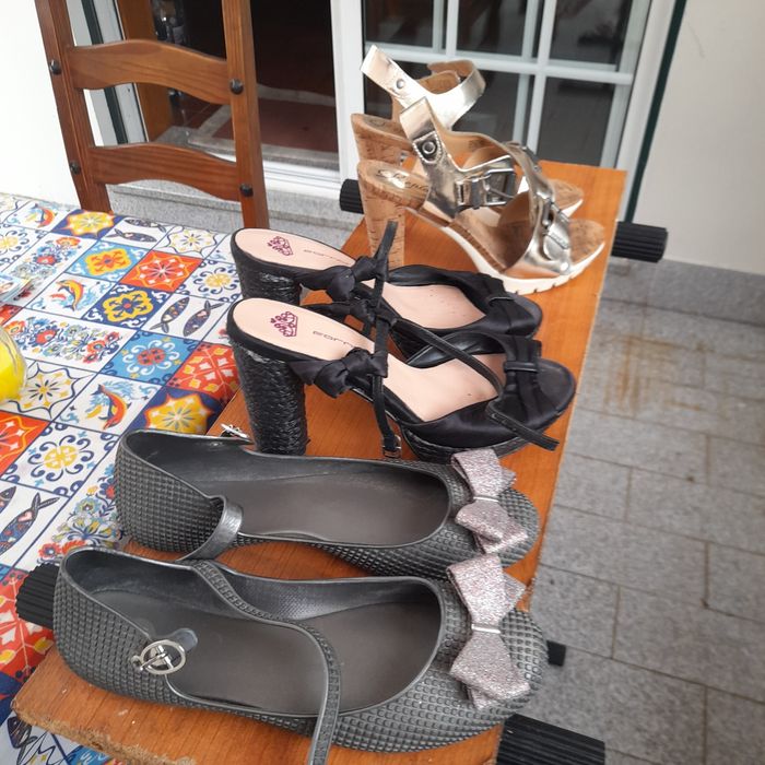 Calçado de várias marcas