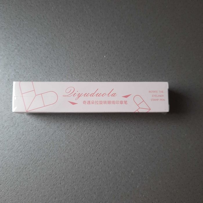 Eyeliner-stempel do robienia kresek/czarny