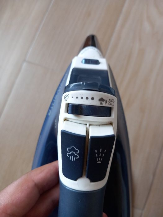 Ferro de Engomar Rowenta Pro Master 2700W