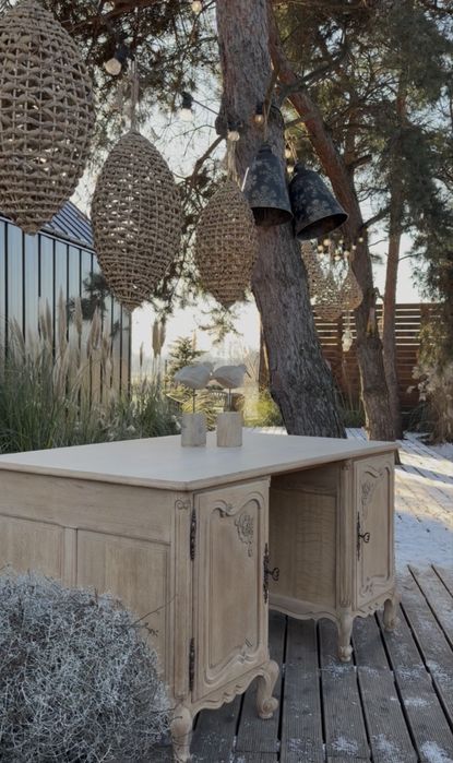 Dwustronne ludwikowskie biurko , stan surowy