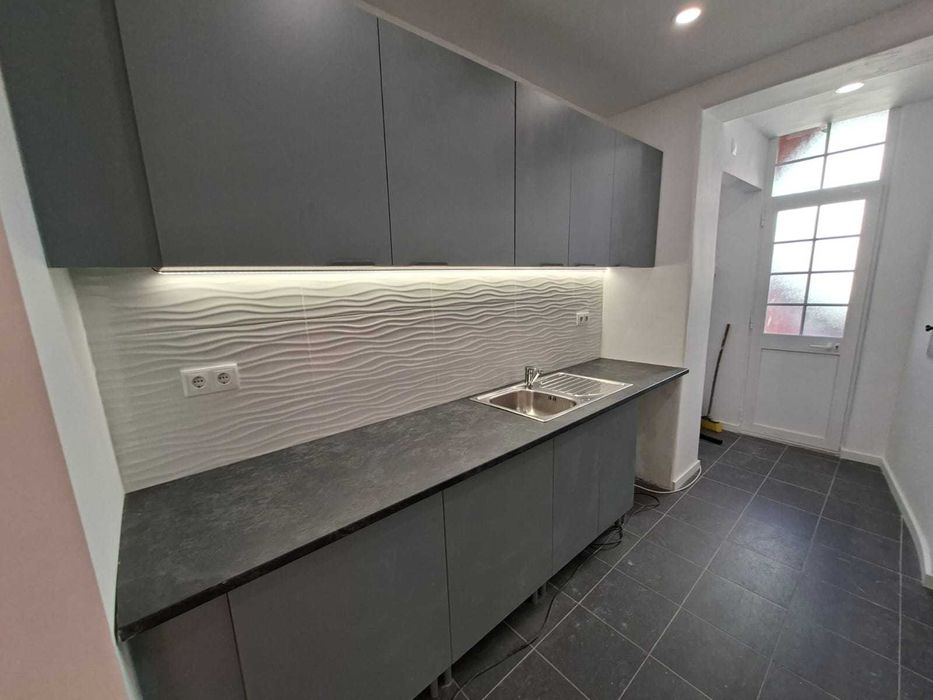 Aluga-se Apartamento T2 no Centro de Lisboa Junto à Praça Marquês de Pombal