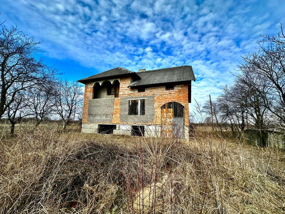 Продається просторий будинок біля м. Стрий!