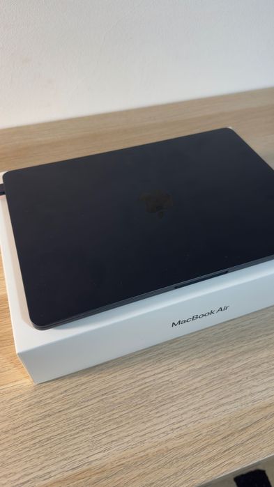 Vendo MacBook Air 13'' | 2025 | M4  Com 4 meses .