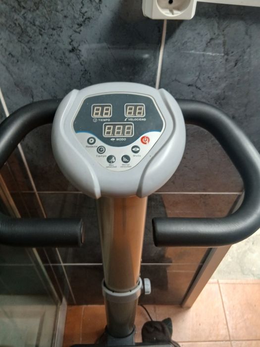 Plataforma vibratoria de exercício