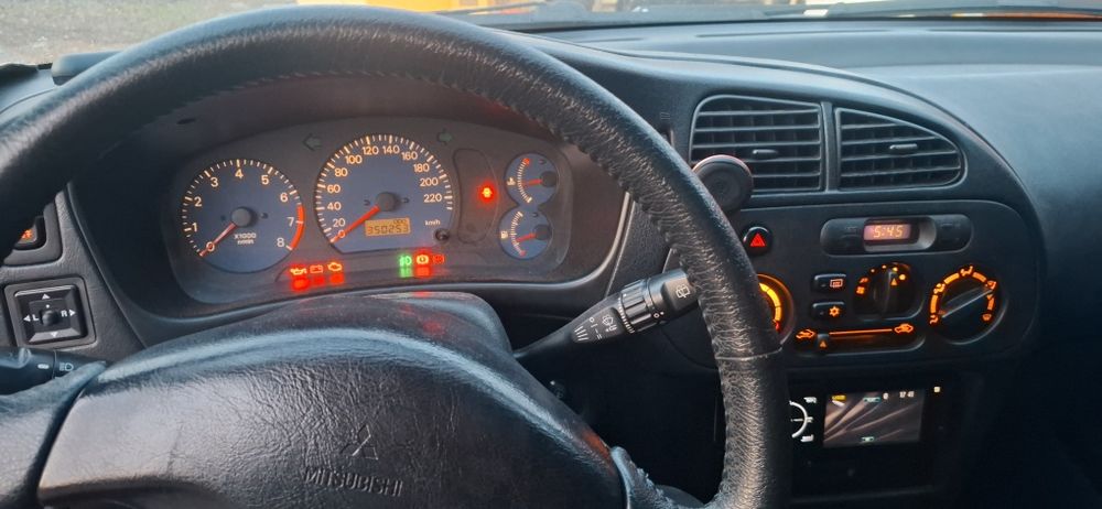 Mitsubishi Colt V CJ4A