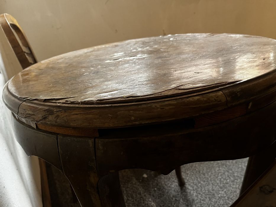 Komplet stół i dwa krzesła do renowacji