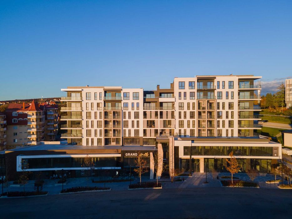 Квартира 33 м² з панорамним заскленням та підземним паркінгом