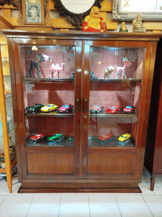 Móvel de Apoio / Vitrine