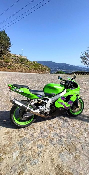 Kawasaki Ninja ZX9R