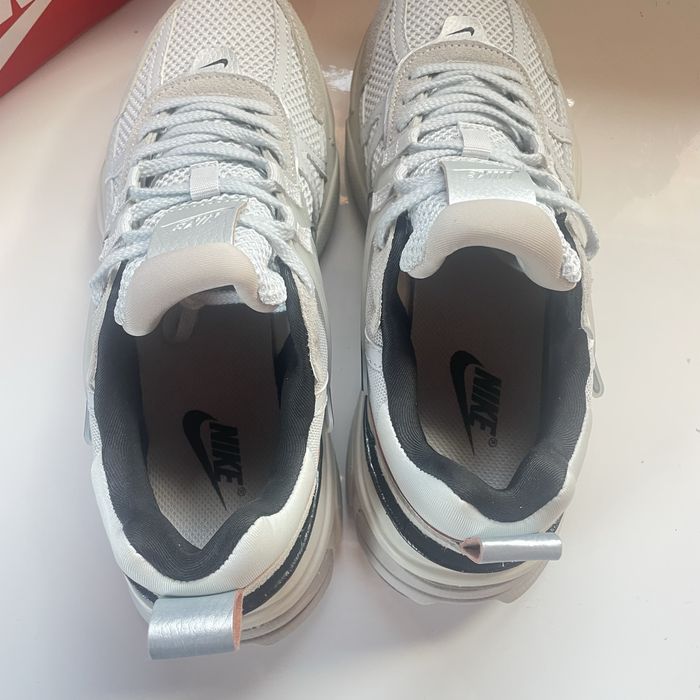 Sapatilhas Nike V2K Run