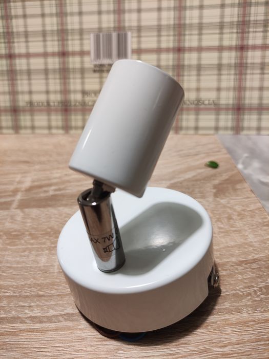 Spotlight / lampka biała metalowa plus żarówka Nowe z paragonem.