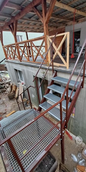 Schody zewnętrzne stalowe