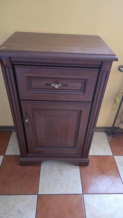 Szafka komoda w dobrym stanie dwie sztuki