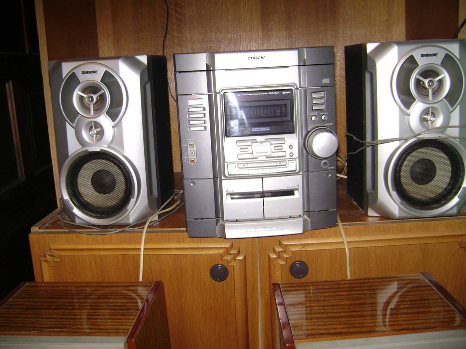муз центр Соні HCD RS 22  2 шт