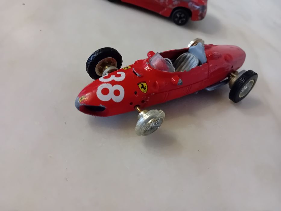 Conjunto de 2 Miniaturas Antigas Escala 1:43 Peças/Colecionador