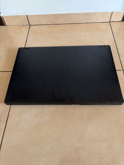 Laptop  Fujitsu SUPER STAN Lifebook e559 core i5, 16GB ram, 512 SSD