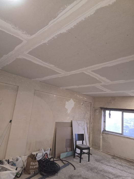 PEDREIRO PINTOR PLADUR E LADRILHO