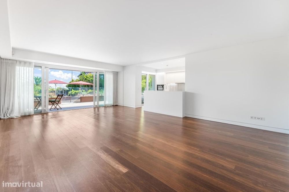 Apartamento T2 com jardim, Cascais