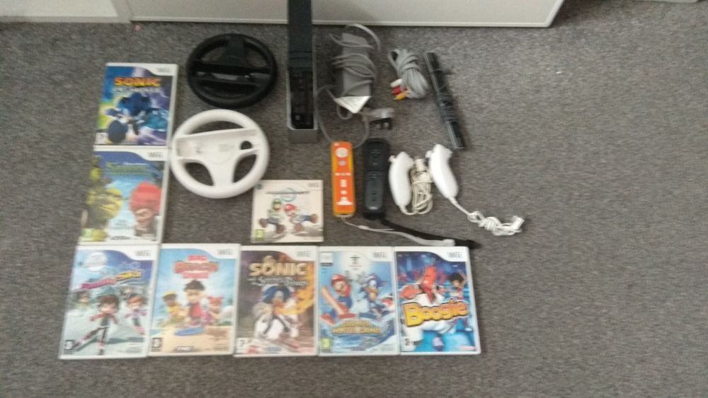 Nintendo Wii konsola z grami.