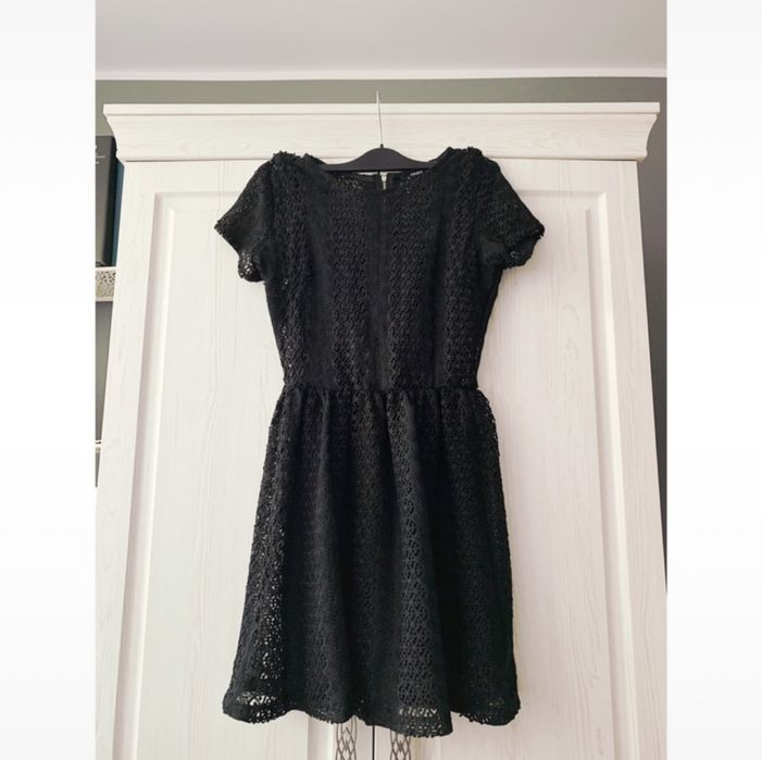 Koronkowa sukienka
