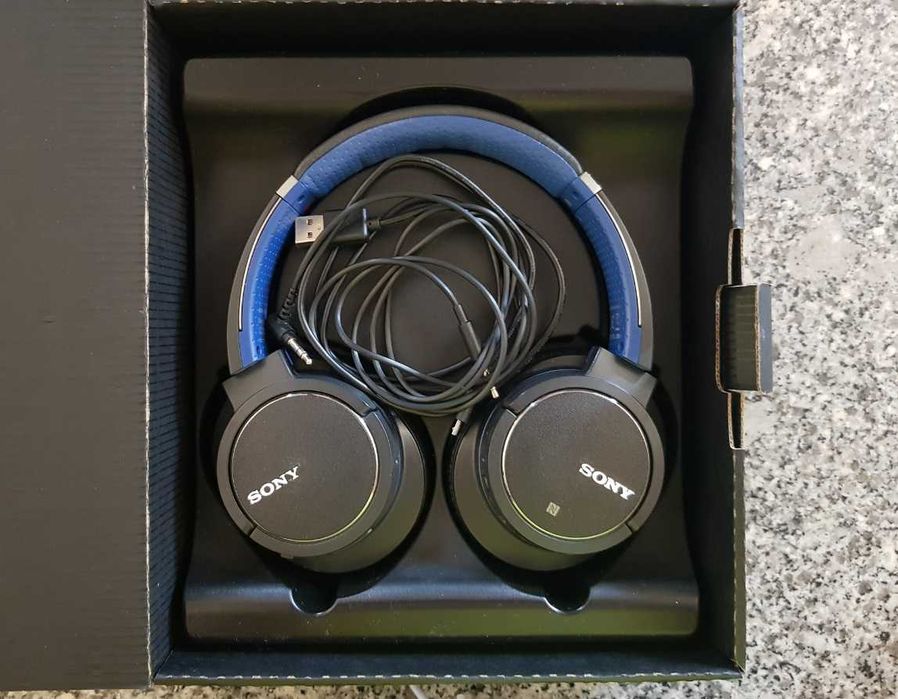 Auscultadores Sony MDR-ZX770BN