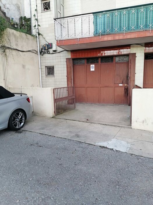 Armazém c/ WC, Garagem Gaia centro Avenida República