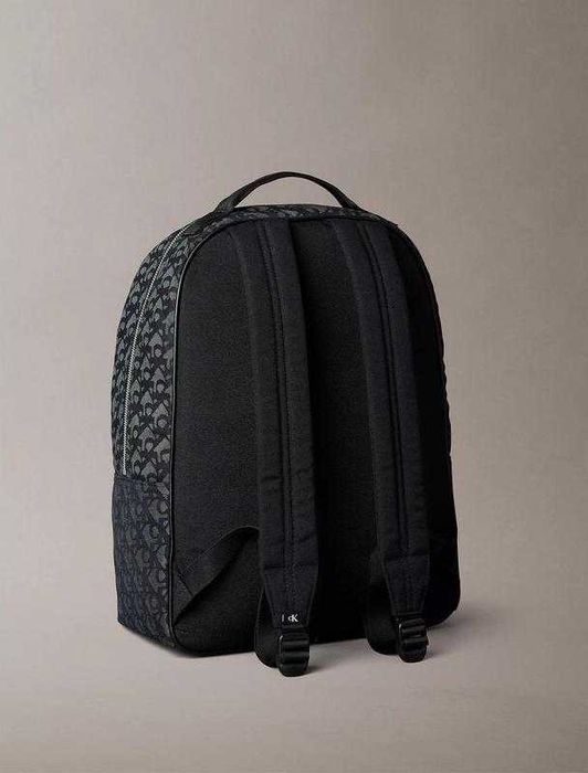 Новый рюкзак calvin klein (ck jacquard monogram logo zip backpack blk) с америки