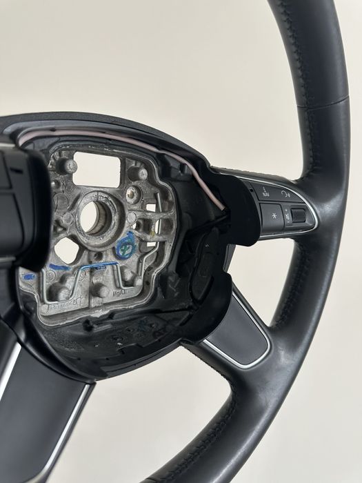 Руль Audi A6 C7 гарний стан