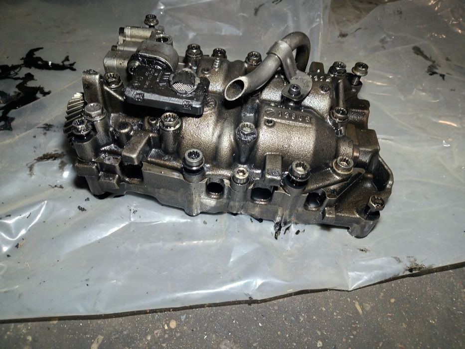 Pompa oleju olejowa 2.0tdi 16v Audi A4 B7 A6 C6 oryginał gwarancja