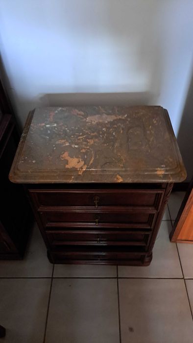 Cómoda com mármore