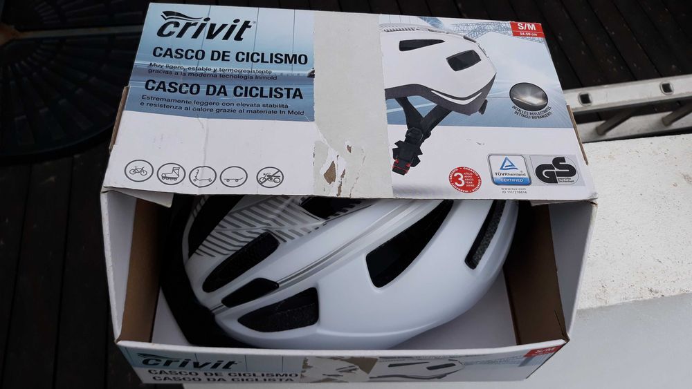 capacete de Bicicleta ,,Novo,,nao foi usado vendo 10 euros,