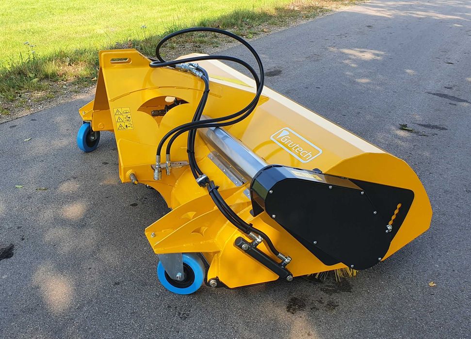 Zamiatarka na tylni TUZ z napędem na wałek WOM 1,2m