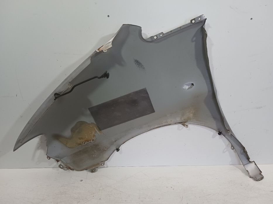 Guarda-lamas direito HYUNDAI H-1 / Starex (A1)