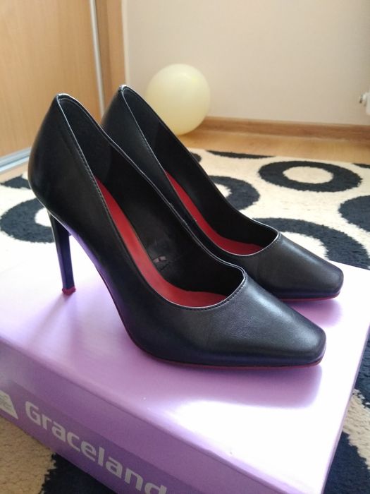 Buty na wysokim obcasie 37