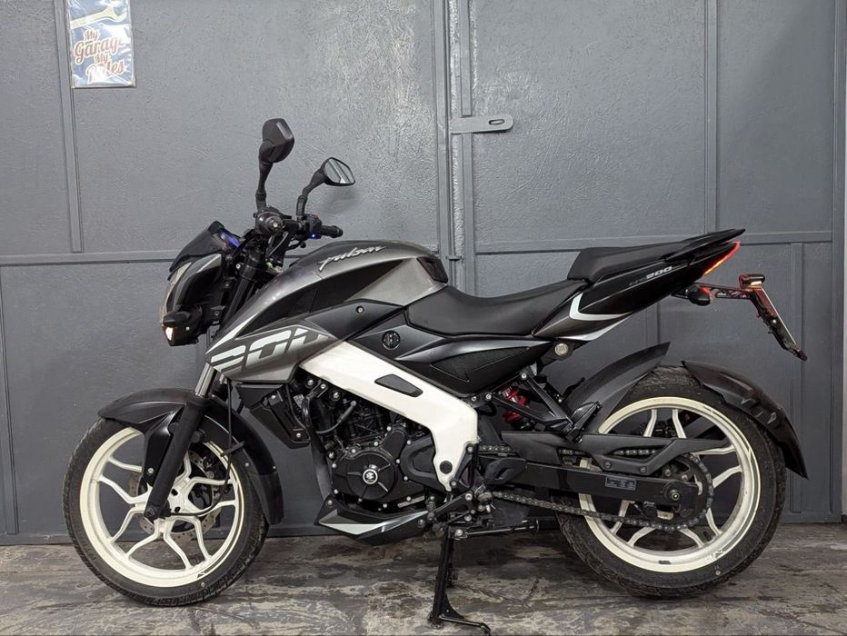 Bajaj Pulsar NS200