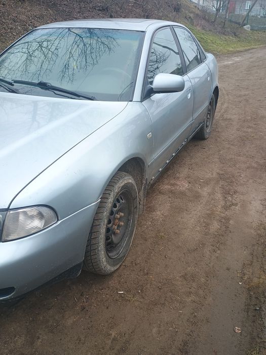 Ауді А4 б5 1,6 газ/ бенз