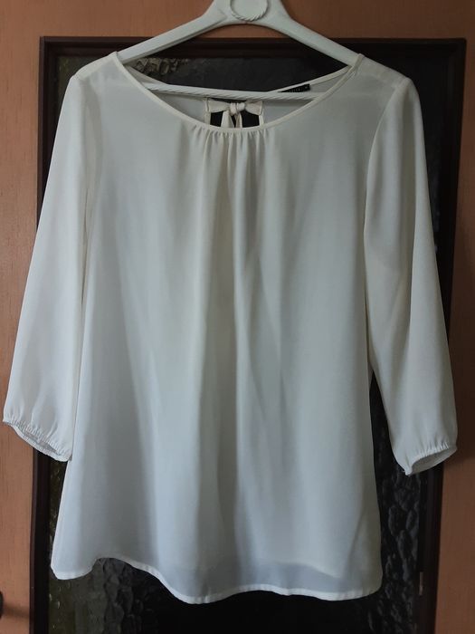 Biała elegancka bluzka damska Mohito