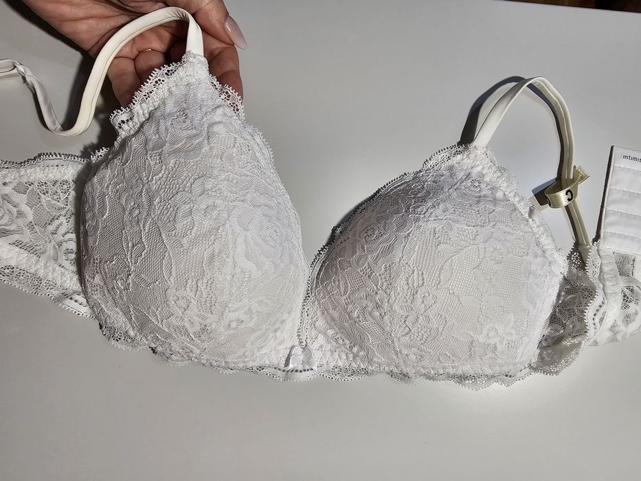 Biustonosz koronkowy Intimissimi C