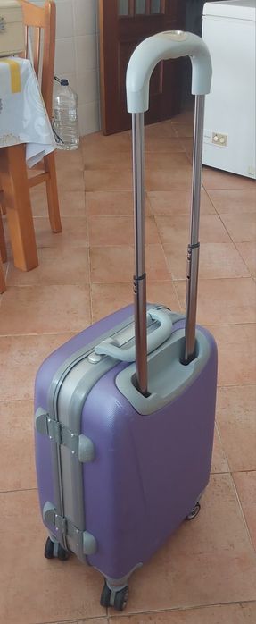 MALA DE VIAGEM DE CABINE COM 4 RODAS  E CÓDIGO. Casa Arrumação Férias Quarto.