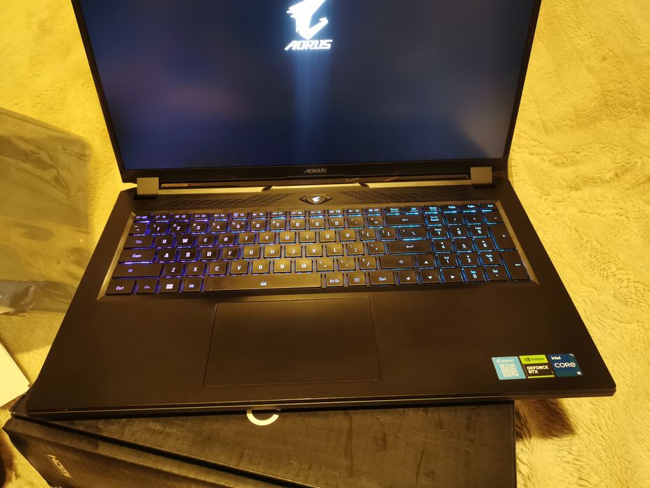 Laptop gamingowy gigabyte rtx4060 , 32gb ,2 tb gwarancja