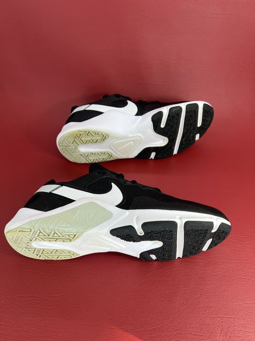 Кросівки   Жіночі 41р. Nike Legend Essential 2