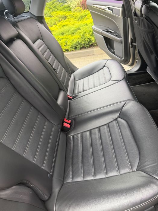 Продам автомобіль Ford Fusion Titanium 2014